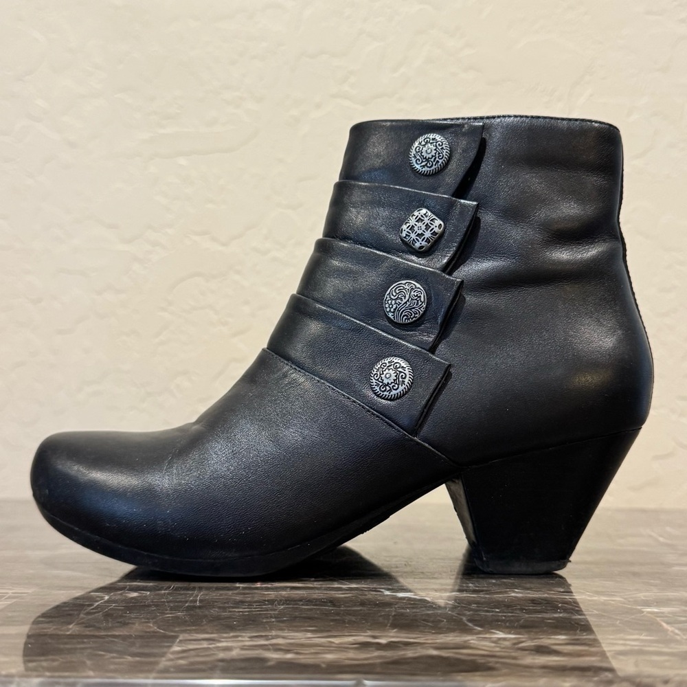 Dansko Baker Nappa Leather Buttoned Granny Boots